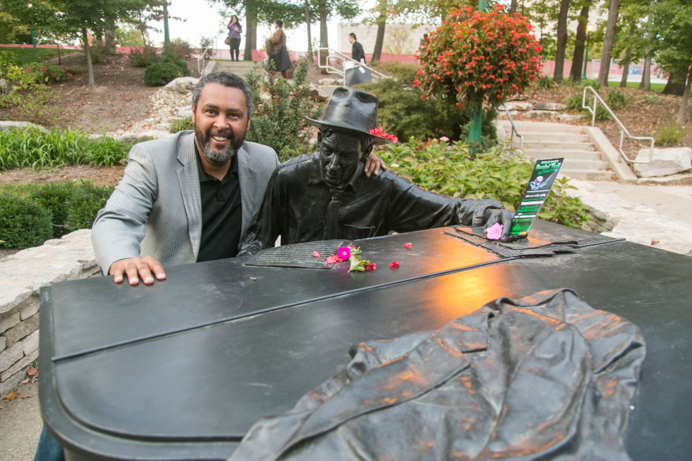 Kevin Willmott with the Hoagy Carmichael statue during his 2013 visit.